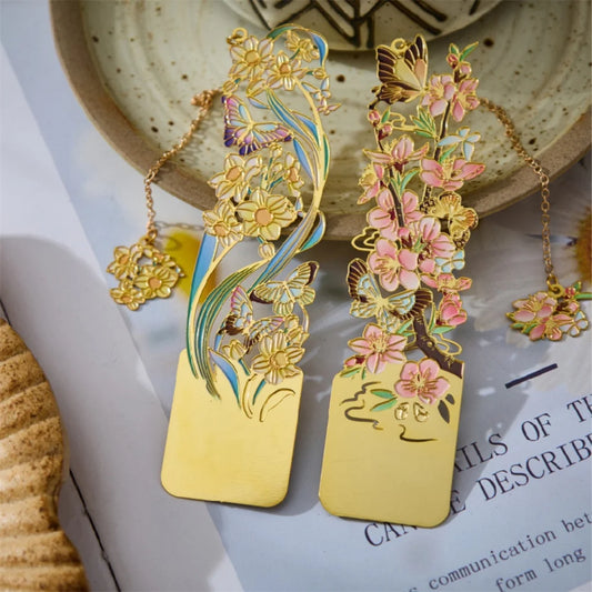 Artisan Metal Bookmarks: Blooming Elegance